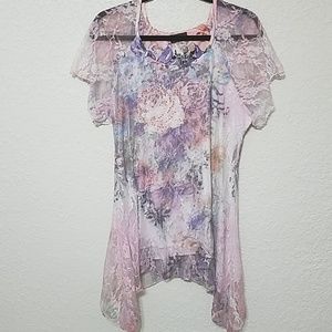 Pretty ombre lace top in soft shades, sz L.